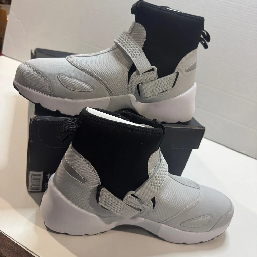 Jordan Men’s 12 Trunner LX High. New in Box. Pure Platinum colorway. - Picture 2 of 5